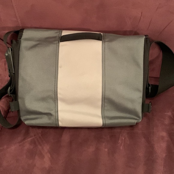 Timbuk2 Bags Timbuke 2 Laptop Bag Many Pockets Two Compartments Good Condition Poshmark